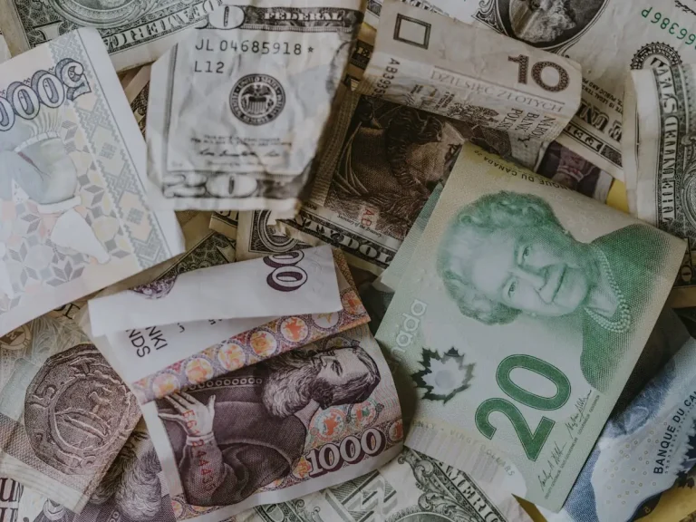 Monety i finanse - ilustracja do artykułu o budżecie gminy