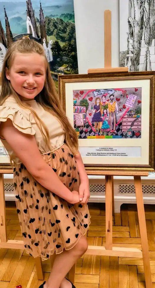 Maja Mrożek z SP1 w Szczawie laureatką konkursu plastycznego w Krakowie